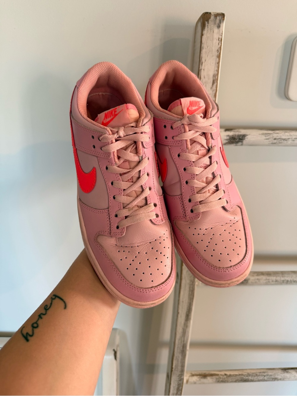 Nike Dunk Low Triple Pink Pre Owned Size 8 / EURO 39.5 VGUC No Box - Picture 3 of 6